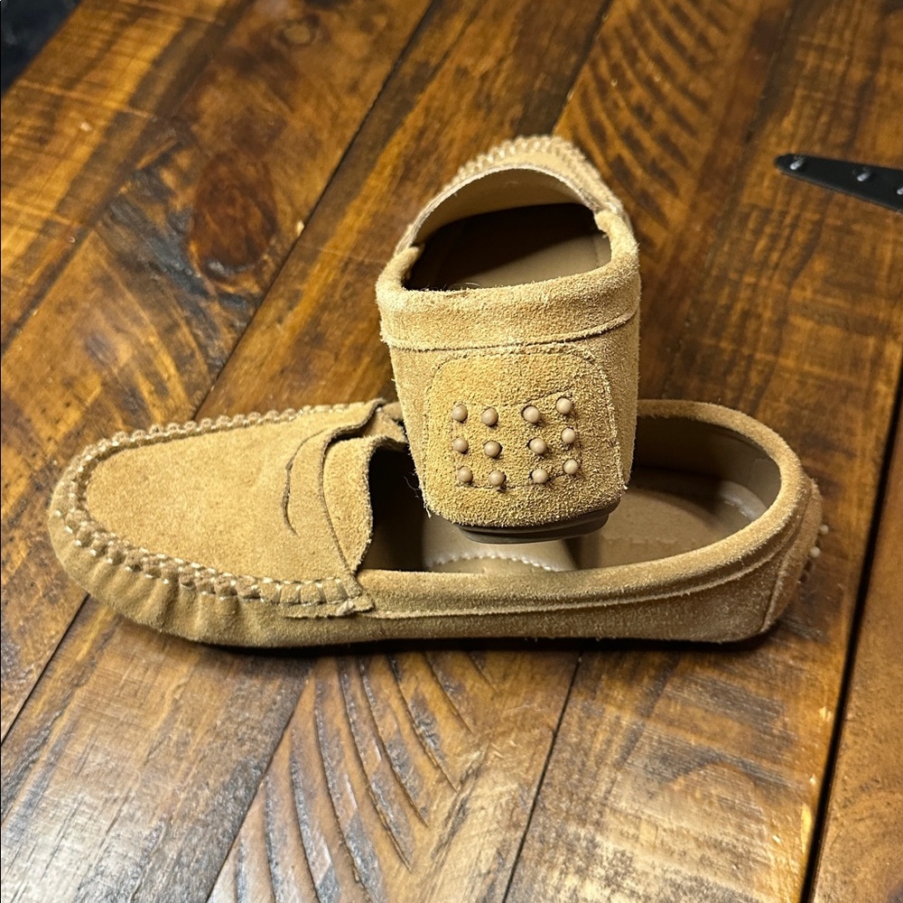 Tahari Tan Suede Driving Moccasins Loafers - Picture 3 of 7